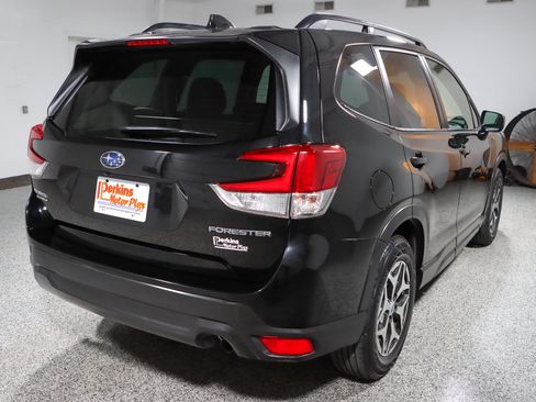 Used 2021 Subaru Forester Premium AWD/4WD image 7