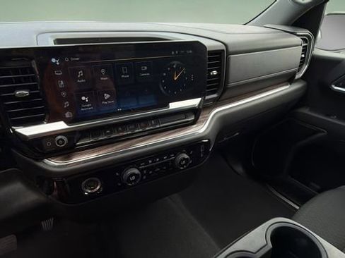 Used 2023 Chevrolet Silverado 1500 LT image 26