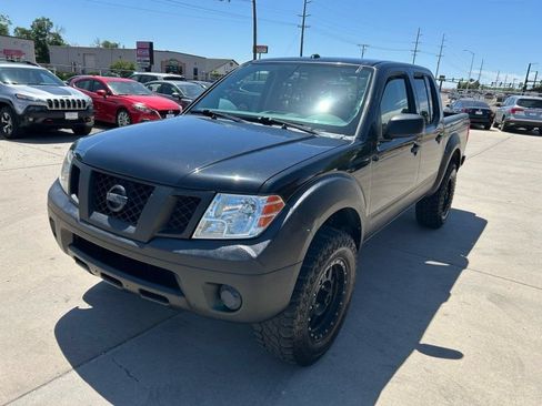 Used 2016 Nissan Frontier SV AWD/4WD image 3