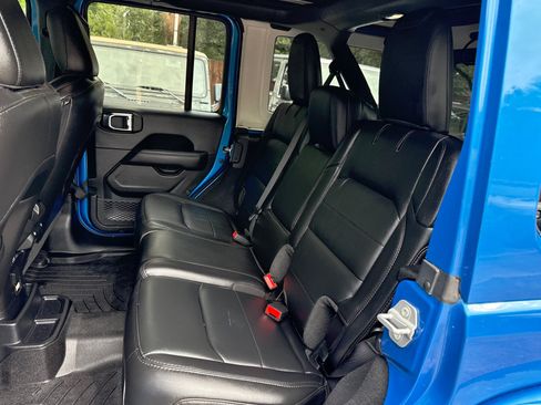 Used 2021 Jeep Wrangler Unlimited Sahara AWD/4WD image 30