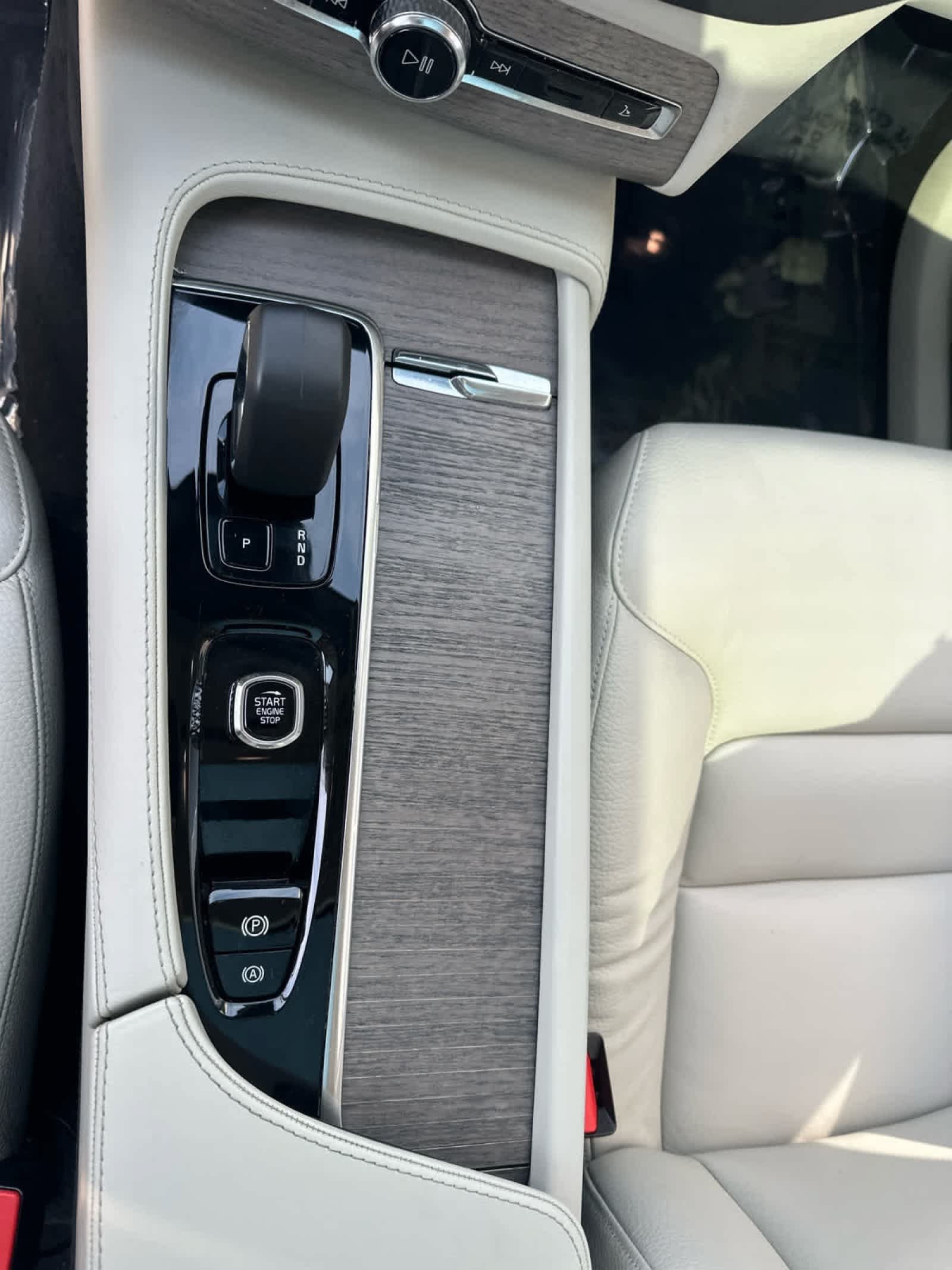 Used 2023 Volvo XC90 B5 Plus w/ Protection Package Premier AWD/4WD image 18