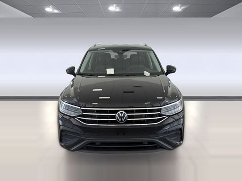 Used 2024 Volkswagen Tiguan SE FWD image 6