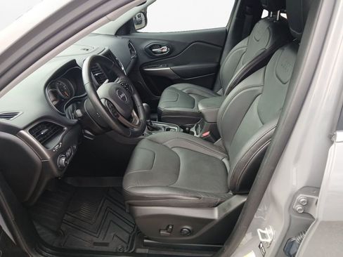 Used 2021 Jeep Cherokee Latitude Lux w/ Comfort/Convenience Group image 19