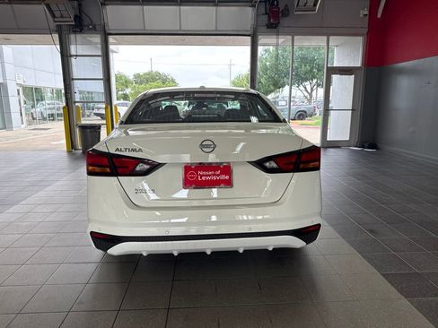Certified 2025 Nissan Altima 2.5 SV FWD image 11