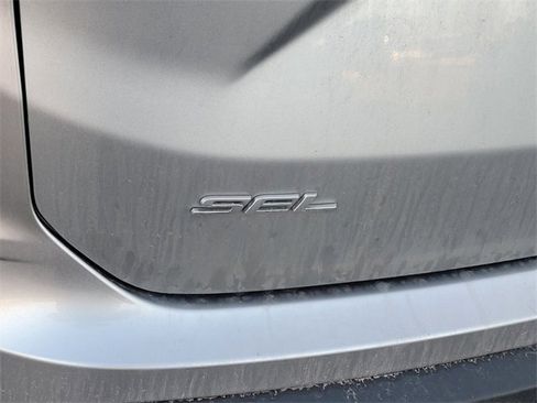 Used 2024 Ford Edge SEL image 10