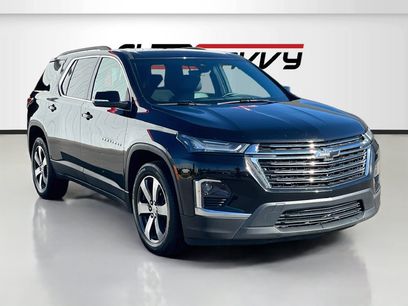 Used 2023 Chevrolet Traverse LT w/ LT Premium Package
