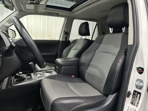 Used 2016 Toyota 4Runner 4WD image 16