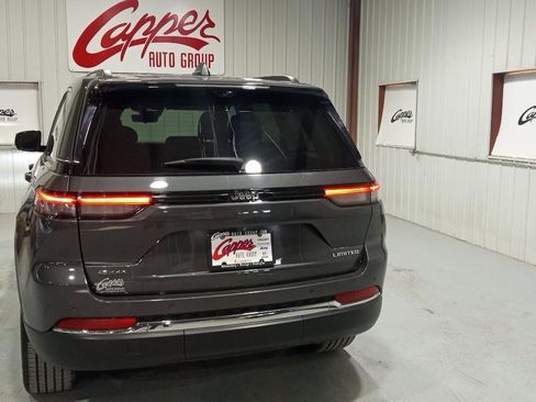 Used 2023 Jeep Grand Cherokee Limited w/ Luxury Tech Group II image 24