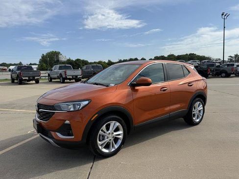 Used 2023 Buick Encore GX Preferred w/ Cold Weather Comfort Package FWD image 4