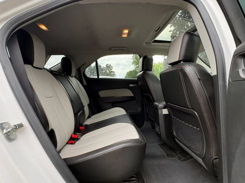 Used 2017 Chevrolet Equinox Premier w/ Enhanced Convenience Package AWD/4WD image 31