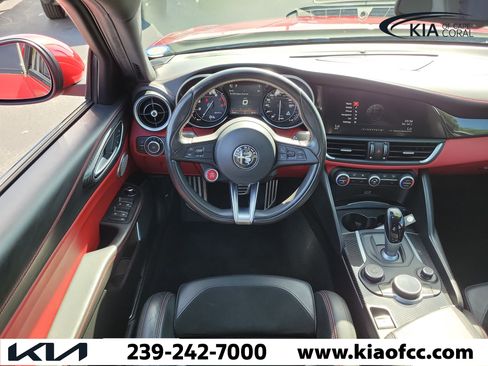 Used 2018 Alfa Romeo Giulia Quadrifoglio RWD image 17