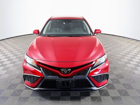 Used 2021 Toyota Camry SE w/ Convenience Package FWD image 2
