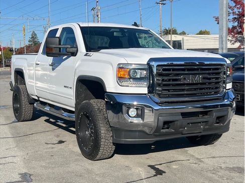 Used 2018 GMC Sierra 2500 SLE w/ HD SLE Preferred Plus Package image 3