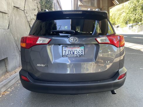 Used 2015 Toyota RAV4 LE AWD/4WD image 15