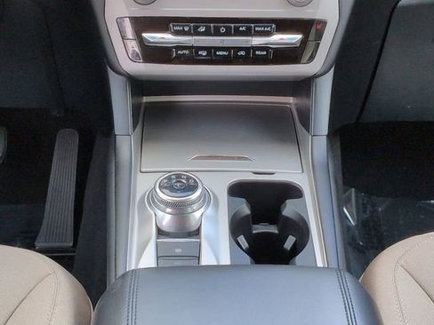 Certified 2024 Ford Explorer XLT image 19