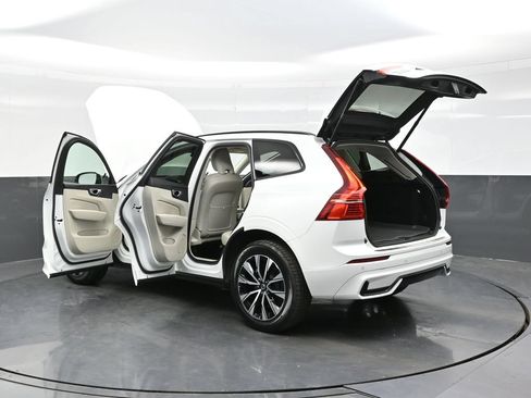 Used 2024 Volvo XC60 B5 Core w/ Protection Package Premier AWD/4WD image 43