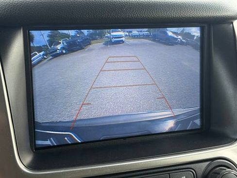 Used 2018 Chevrolet Suburban Premier RWD image 29