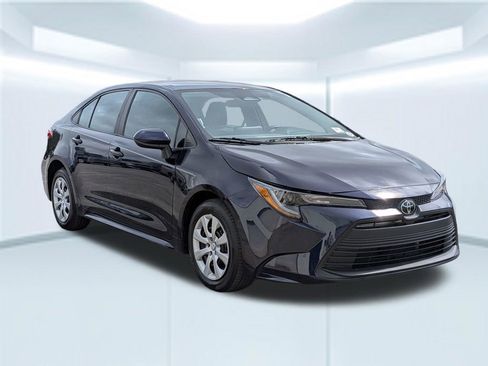 Used 2023 Toyota Corolla LE image 4