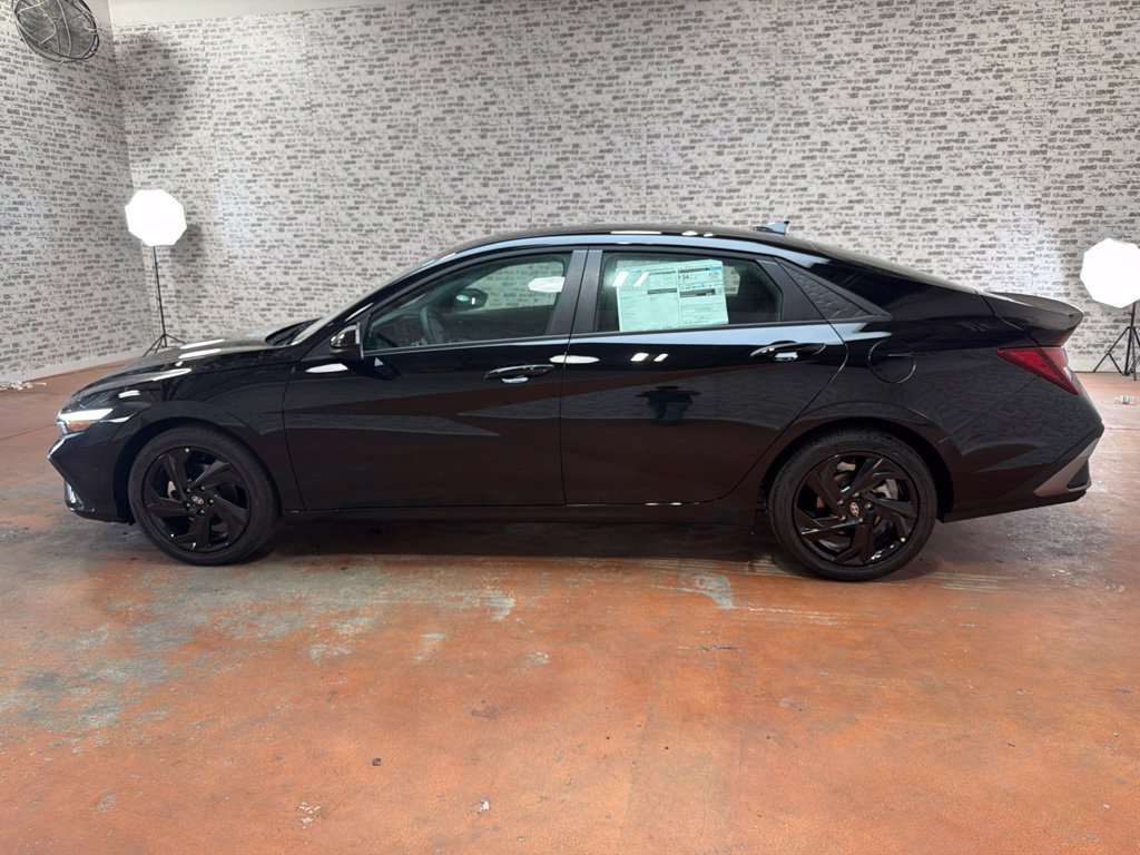New 2026 Hyundai Elantra SEL Sport FWD image 4