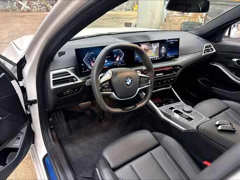 Used 2025 BMW 330i Sedan w/ Convenience Package RWD image 16