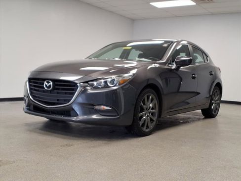 Used 2018 MAZDA MAZDA3 Touring image 2