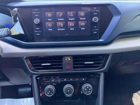 Used 2023 Volkswagen Taos SE FWD image 18