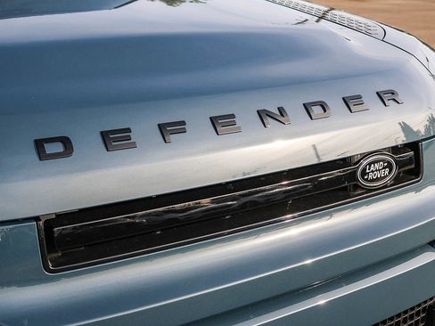 New 2026 Land Rover Defender 110 X-Dynamic SE image 16