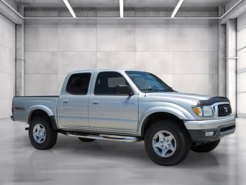 Used 2004 Toyota Tacoma PreRunner RWD image 1