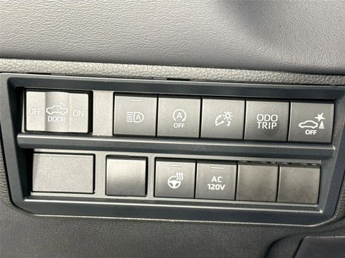 Used 2022 Toyota Tundra Platinum image 16