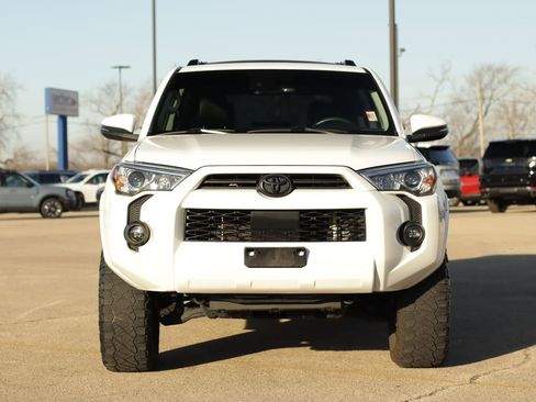 Used 2021 Toyota 4Runner SR5 Premium w/ Moonroof Package image 2