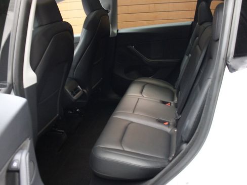 Used 2023 Tesla Model Y Long Range image 38