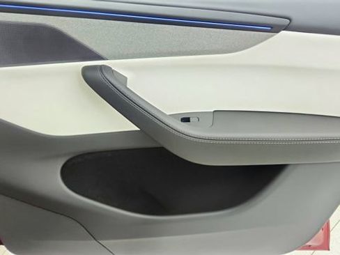 Used 2026 Tesla Model Y AWD image 23