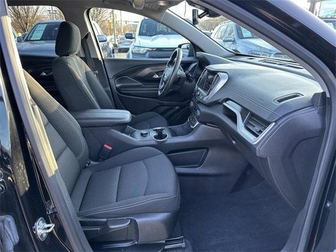 Certified 2024 GMC Terrain SLE image 9