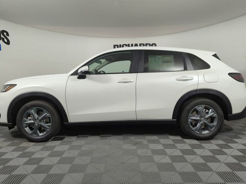 New 2026 Honda HR-V LX image 2