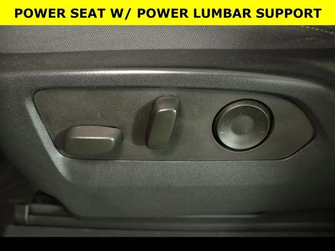 Used 2023 Chevrolet Silverado 1500 LT image 9