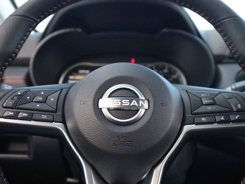 New 2025 Nissan Versa SR w/ Trunk Package image 9