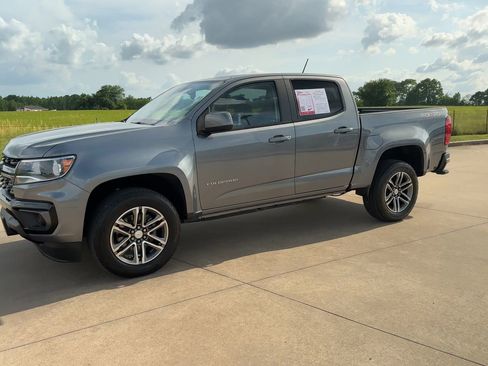 Used 2022 Chevrolet Colorado LT w/ LT Convenience Package image 4