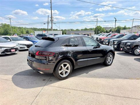 Used 2018 Porsche Macan AWD/4WD image 7