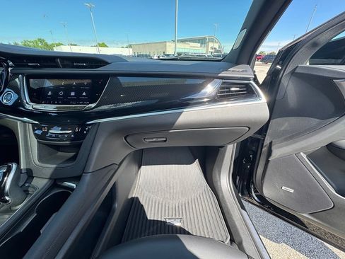 Certified 2024 Cadillac XT6 Sport w/ Technology Package AWD/4WD image 29