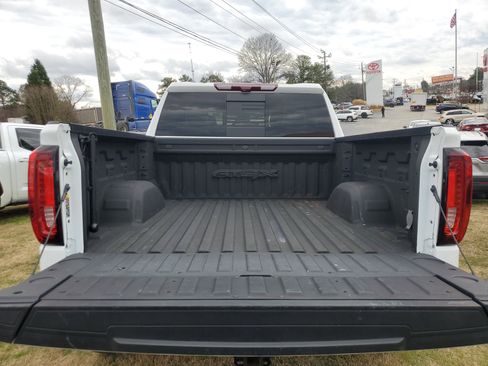 Used 2024 GMC Sierra 1500 AT4X image 8