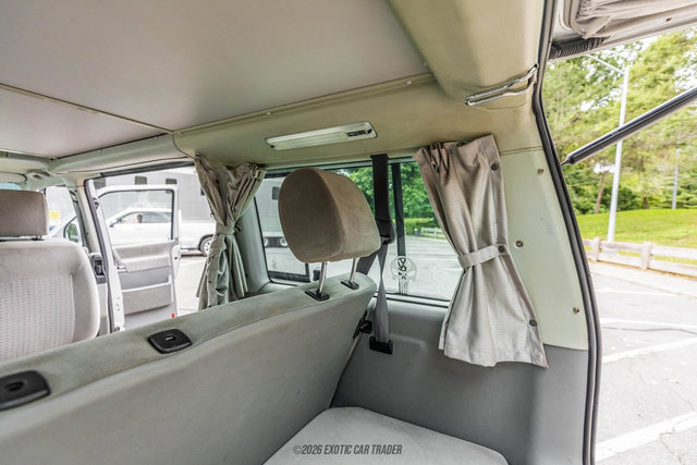 Used 2002 Volkswagen Eurovan MV FWD image 40