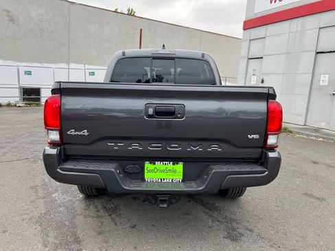 Used 2020 Toyota Tacoma SR AWD/4WD image 5