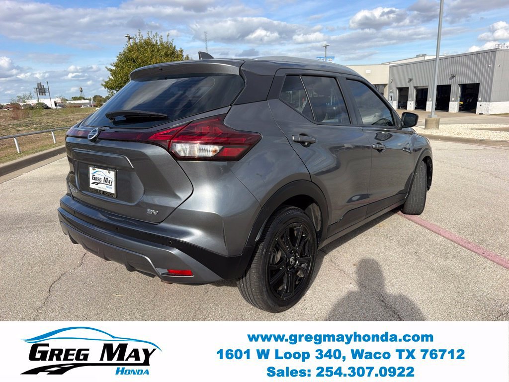Used 2021 Nissan Kicks SV FWD image 3