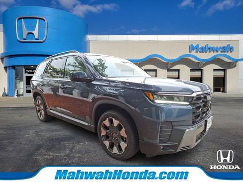 New 2026 Honda Pilot Touring image 2