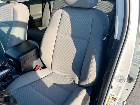 Used 2022 Toyota Tacoma SR5 w/ Technology Package image 19