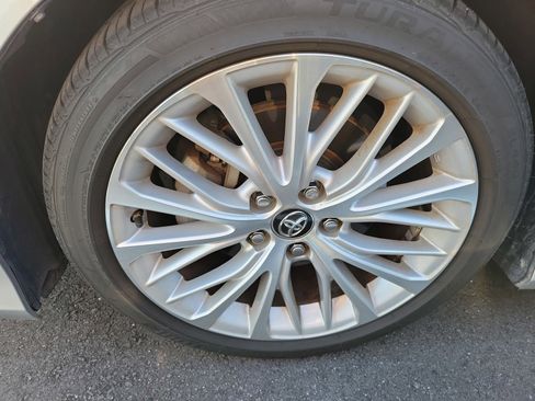 Used 2018 Toyota Camry XLE w/ Audio Package image 6