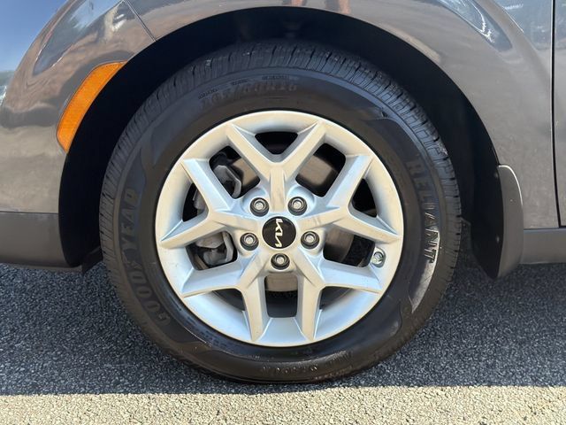 Used 2022 Kia Soul LX w/ Technology Package FWD image 13