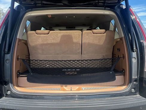 Used 2016 Cadillac Escalade Platinum image 10