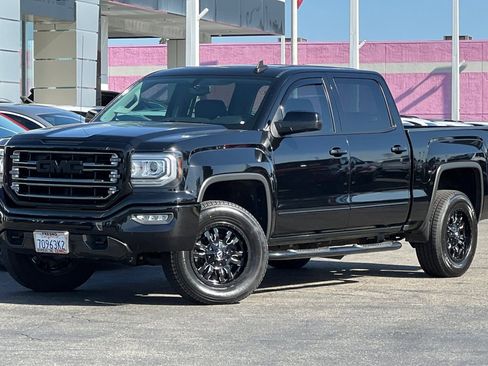 Used 2018 GMC Sierra 1500 SLT w/ All Terrain Package AWD/4WD image 8