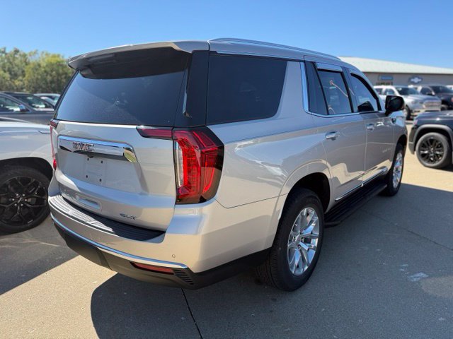 Used 2024 GMC Yukon SLT w/ SLT Premium Package RWD image 6